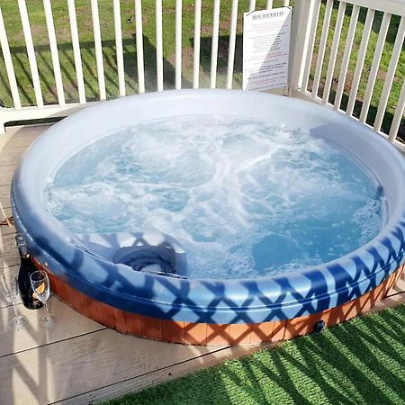 15 Kestrel Close Hot Tub Retreat تاتيرشال المظهر الخارجي الصورة