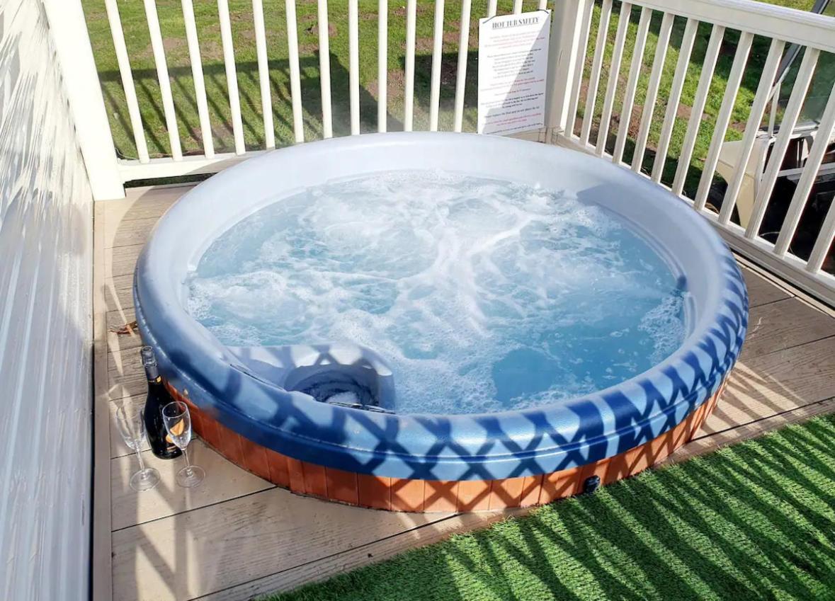 15 Kestrel Close Hot Tub Retreat تاتيرشال المظهر الخارجي الصورة