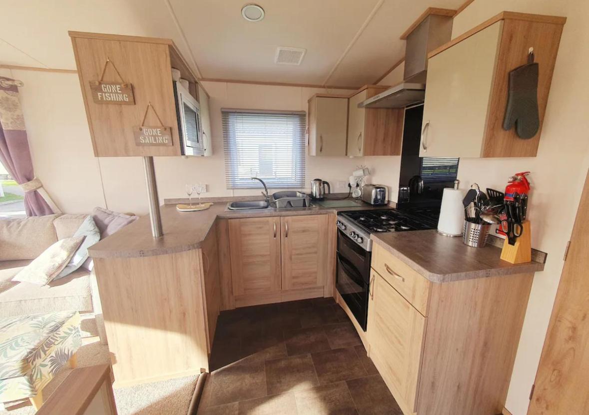 15 Kestrel Close Hot Tub Retreat تاتيرشال المظهر الخارجي الصورة
