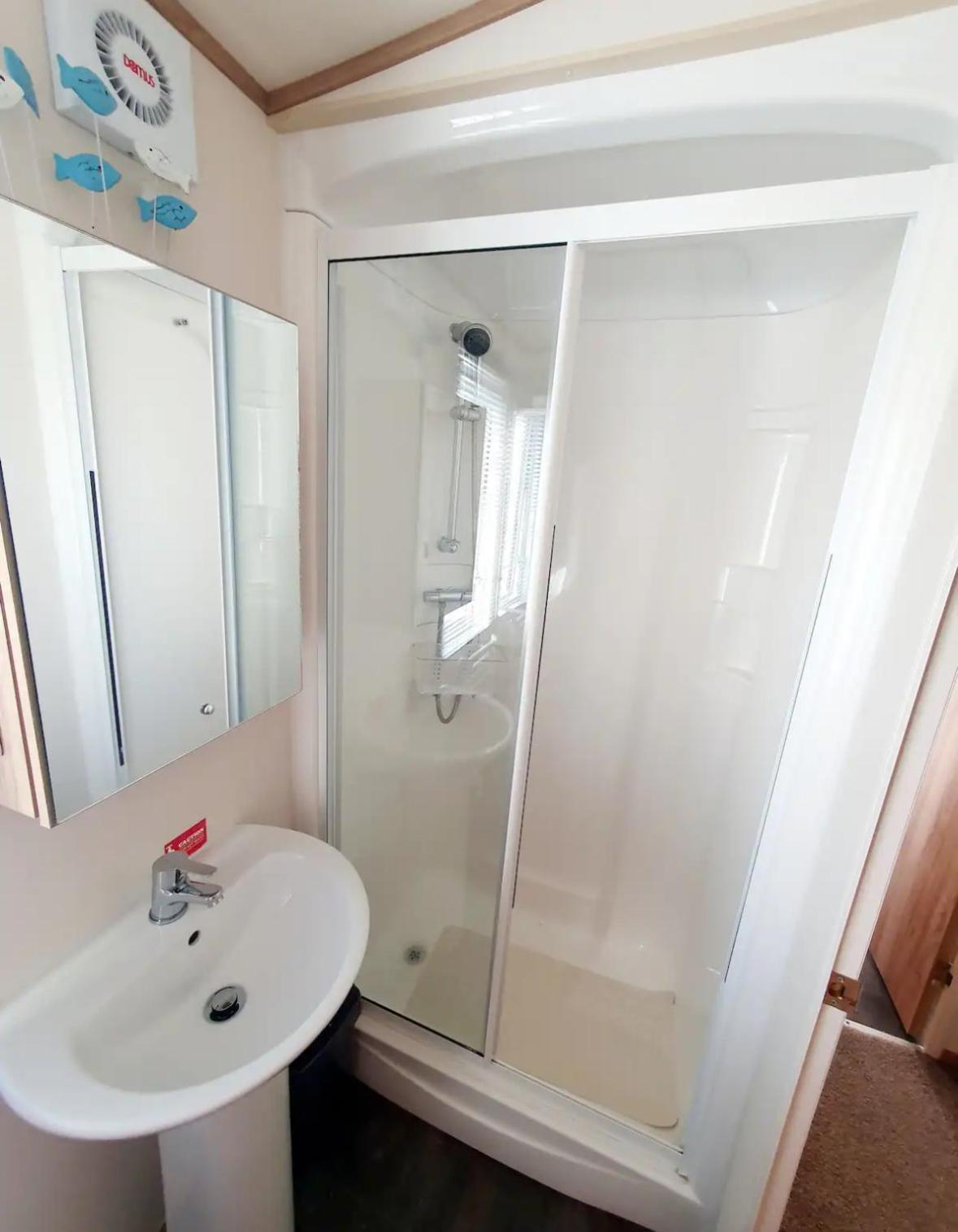 15 Kestrel Close Hot Tub Retreat تاتيرشال المظهر الخارجي الصورة